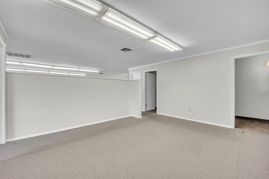 More Photos Of 2924 Beacon St, Colorado Springs Medical For Sale