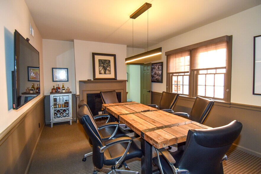 More Photos Of 109-111 S Fairfax St, Alexandria Office For Sale