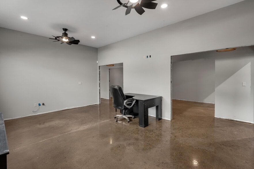 More Photos Of 2637 Saint Louis Ave, Signal Hill Warehouse For Sale