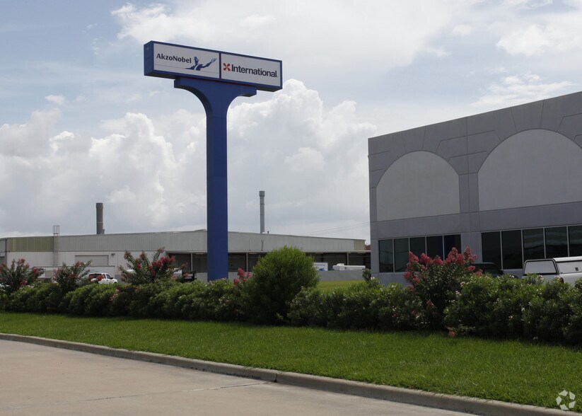 More Photos Of 1150 Hall Ct, Deer Park Warehouse For Lease