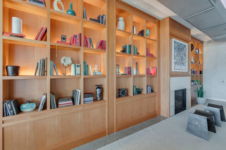 More Photos Of 155 Riveredge Dr, Dallas Office For Lease