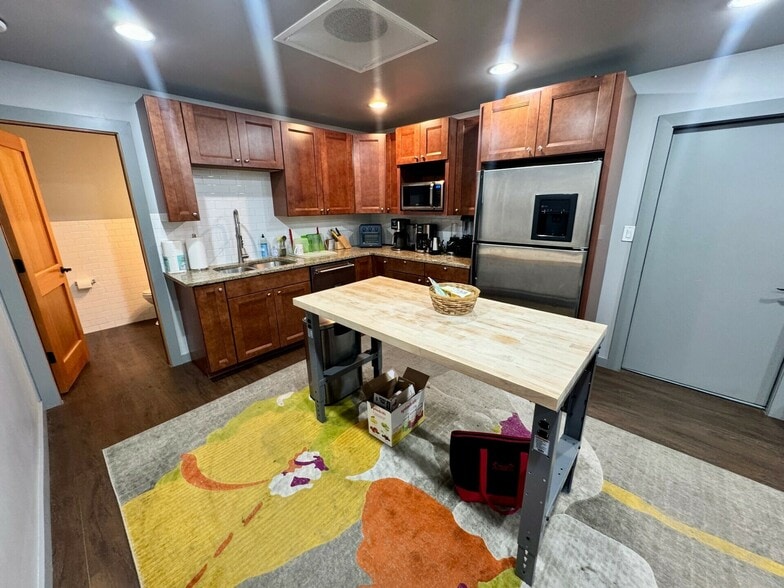 More Photos Of 3778 S Kalamath St, Englewood Warehouse For Sale