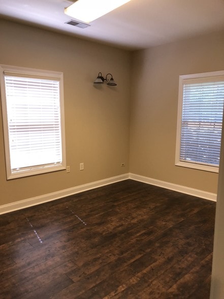 More Photos Of 4124 Chattahoochee Ter, Duluth Office For Sale