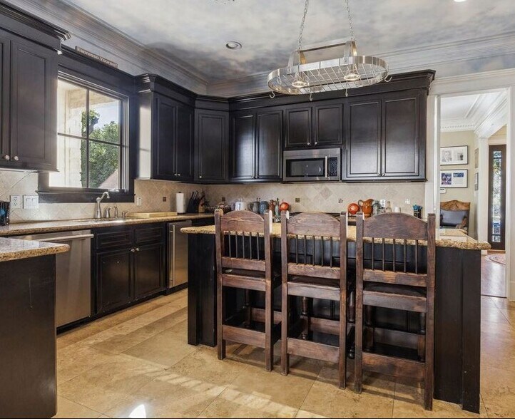 More Photos Of 420 Heights Blvd, Houston Office Residential For Sale