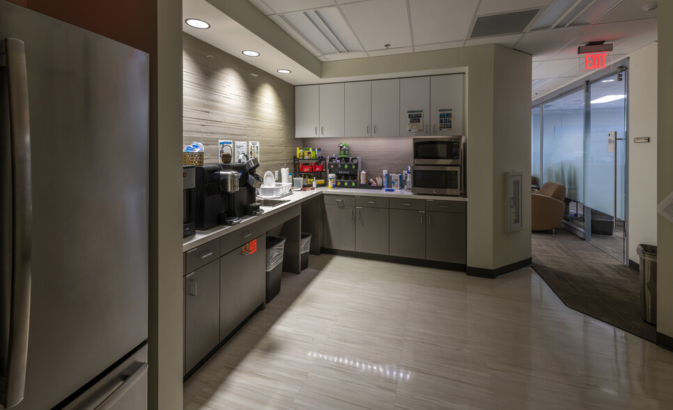 More Photos Of 6100 Bandera Rd, San Antonio Office For Lease