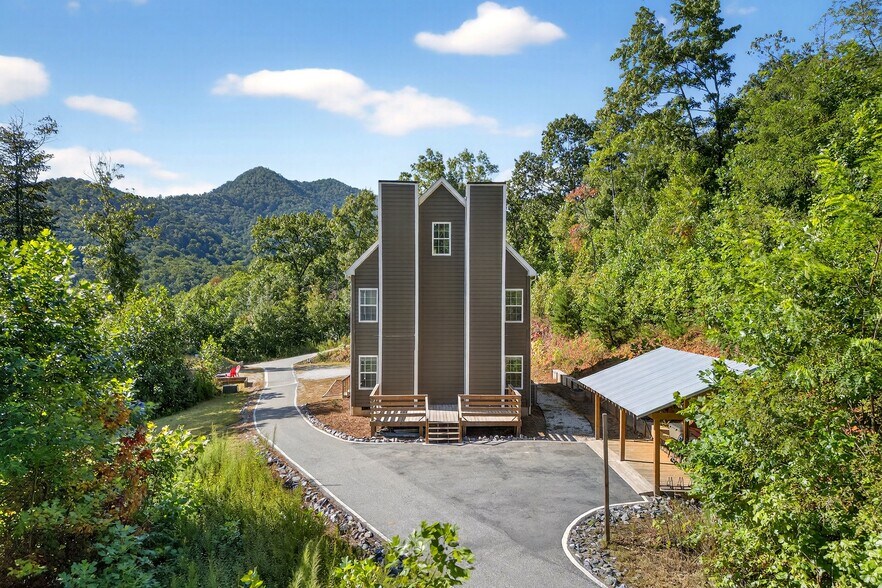 More Photos Of 8026 Buck Creek Rd, Marion Apartments For Sale