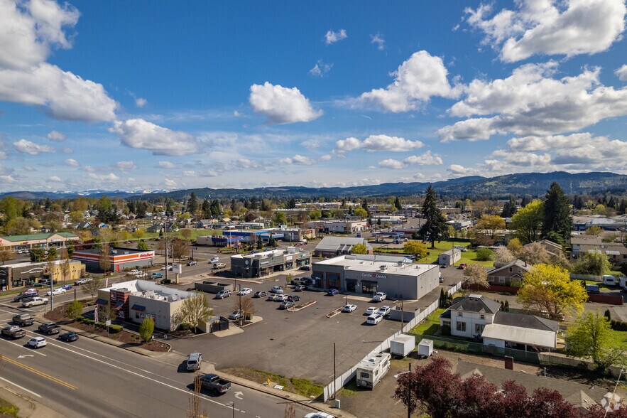 More Photos Of 0 SE Highway 20, Lebanon General Retail For Lease