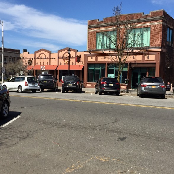 Primary Photo Of 5 E Palisade Ave, Englewood Storefront Retail Office For Lease