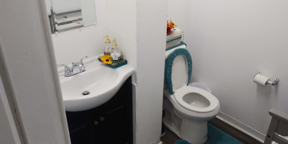 More Photos Of 60 Dickerson St, Newark Light Manufacturing For Lease