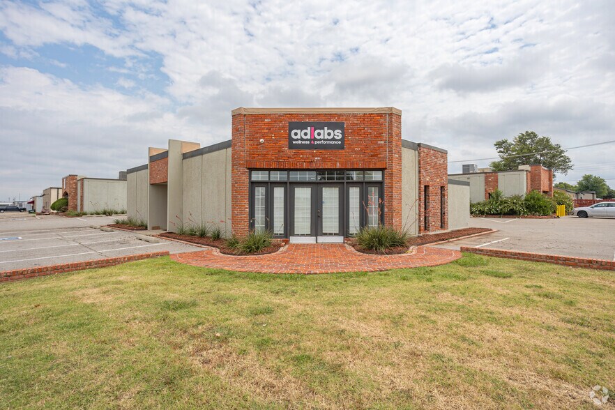 More Photos Of 1811 Industrial Blvd, Norman Light Distribution For Lease