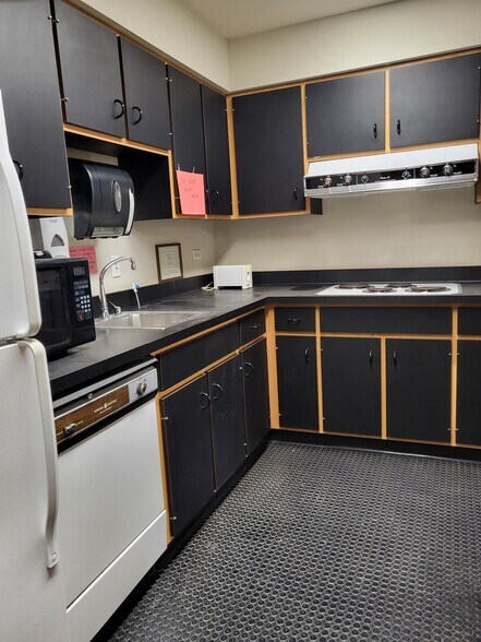 More Photos Of 200 W College Ave, Appleton Office For Sale