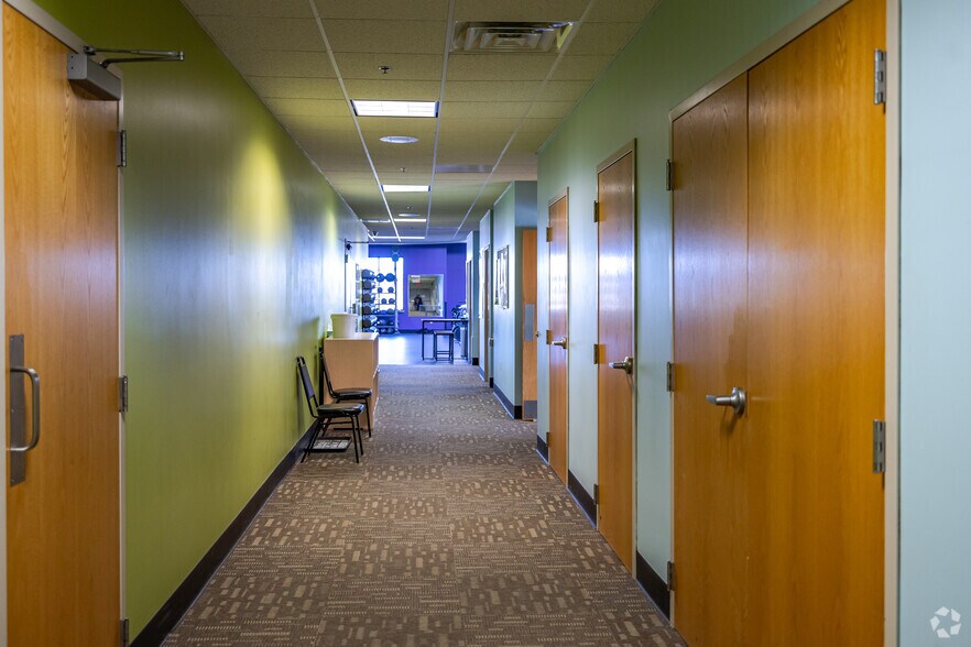 More Photos Of W175N11162 Stonewood Dr, Germantown Health Club For Lease