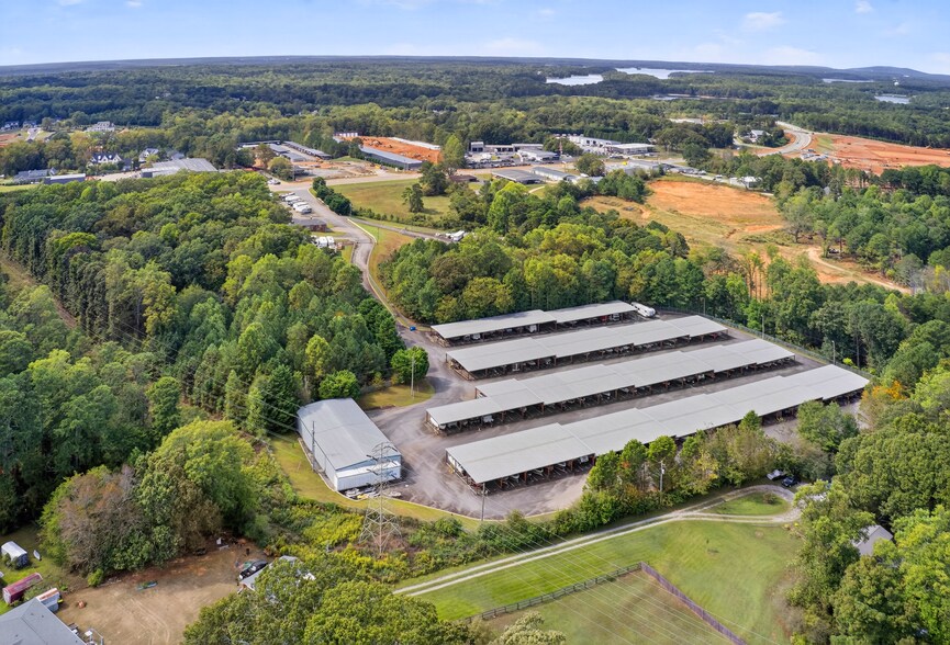 More Photos Of 6005 Lanier Islands Pkwy, Buford Self Storage For Sale