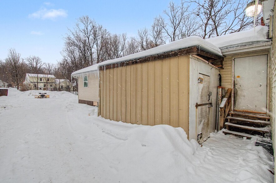 More Photos Of 23 Barlow St, Saint Albans Convenience Store For Sale