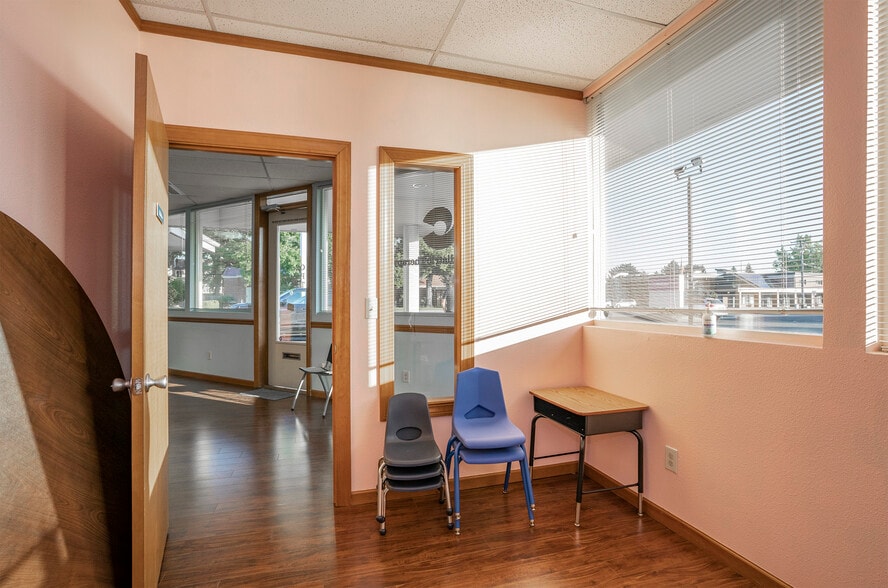 More Photos Of 9124 Gravelly Lake Dr SW, Lakewood Office For Sale