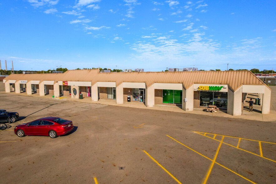 More Photos Of 3222 S Martin Luther King Jr Blvd, Lansing Unknown For Lease