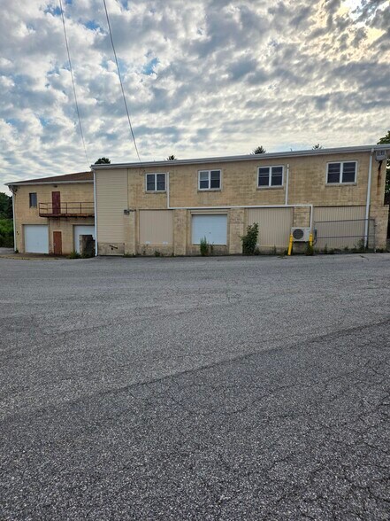 More Photos Of 3488 Board Rd, York Office For Sale