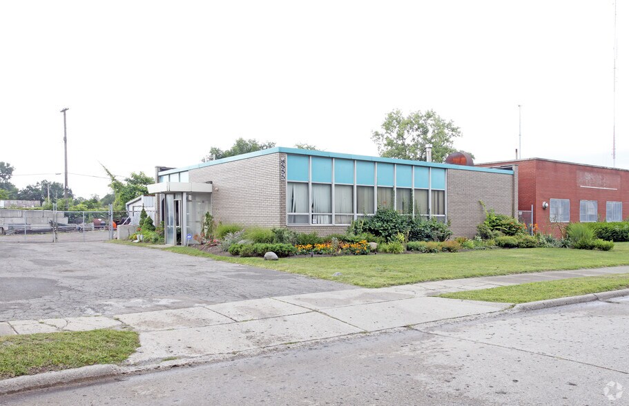 Primary Photo Of 8555 Capital St, Oak Park Manufacturing For Sale