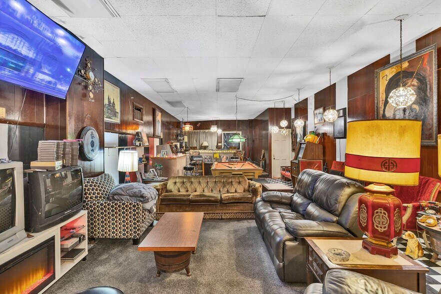 More Photos Of 1421 5th Ave, New Kensington Apartments For Sale