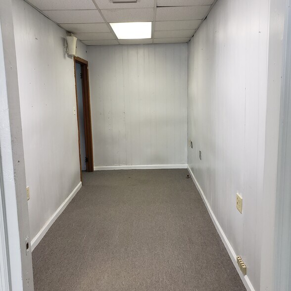 More Photos Of 117 N College Ave, Newton Theater Concert Hall For Sale