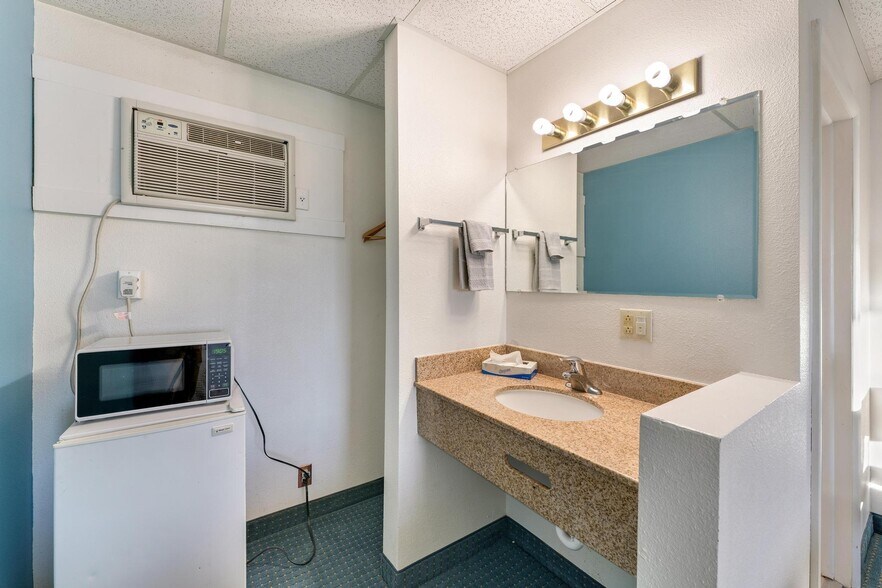 More Photos Of 590 W Main St, Vernal Hotel For Sale