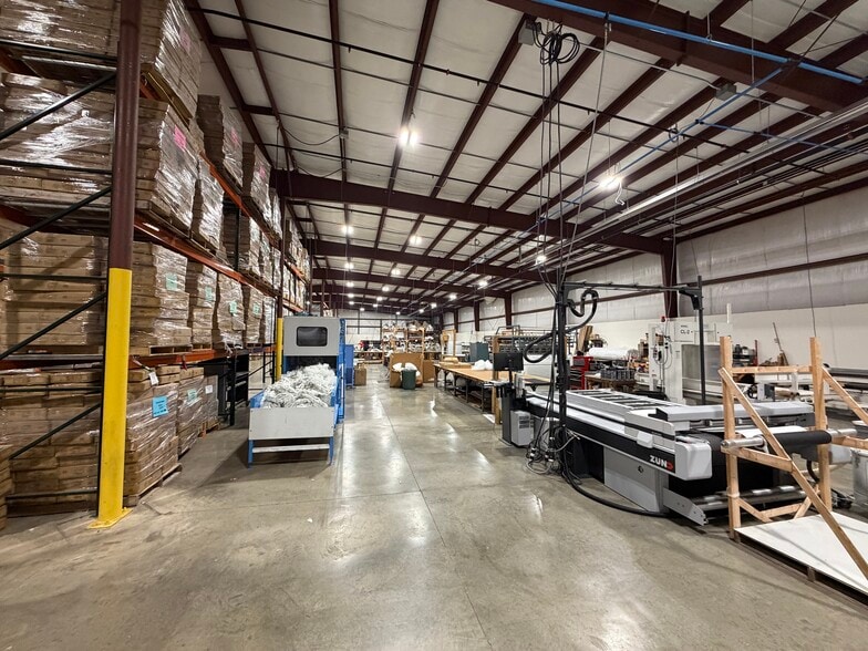 More Photos Of 3310 Middlebury St, Elkhart Manufacturing For Lease