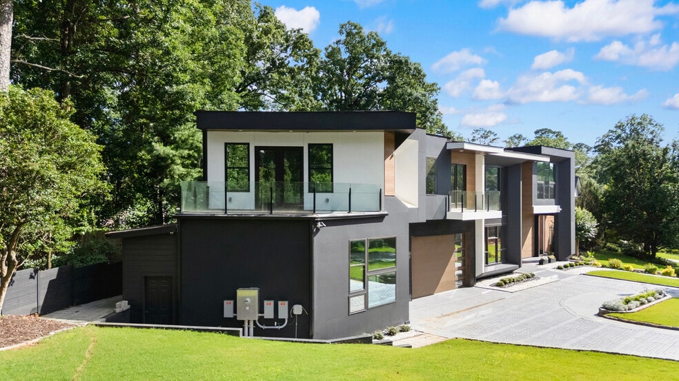 More Photos Of 2401 Greenglade Rd NE, Atlanta Specialty For Sale