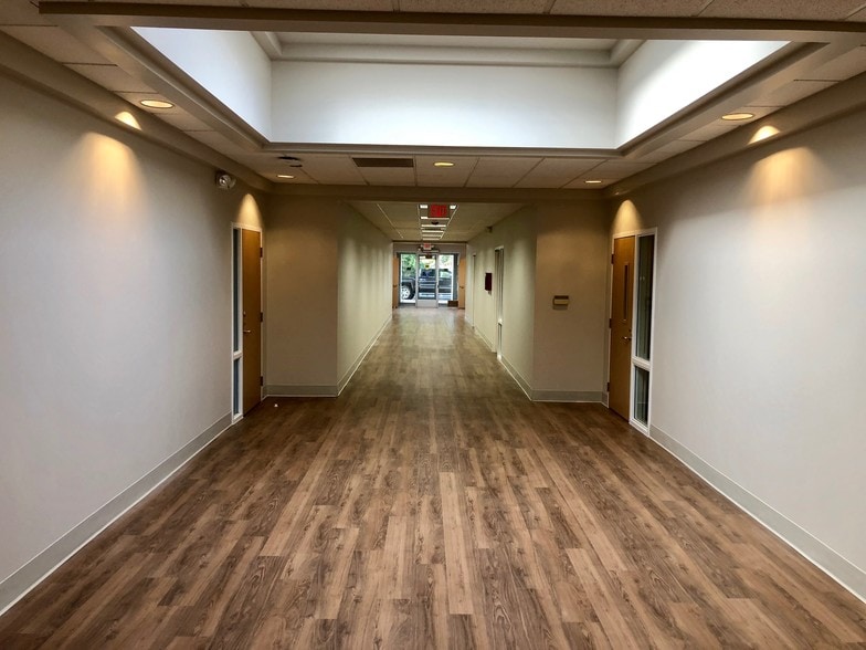 More Photos Of 705 Breedlove Dr, Monroe Medical For Lease