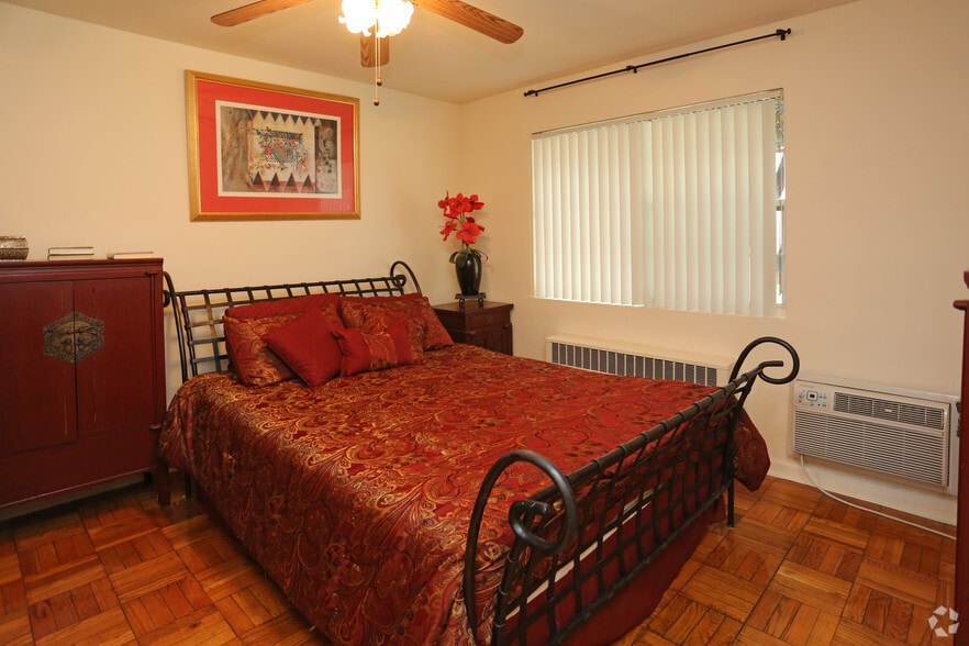 More Photos Of 3301 Chillum Rd, Mount Rainier Apartments For Sale