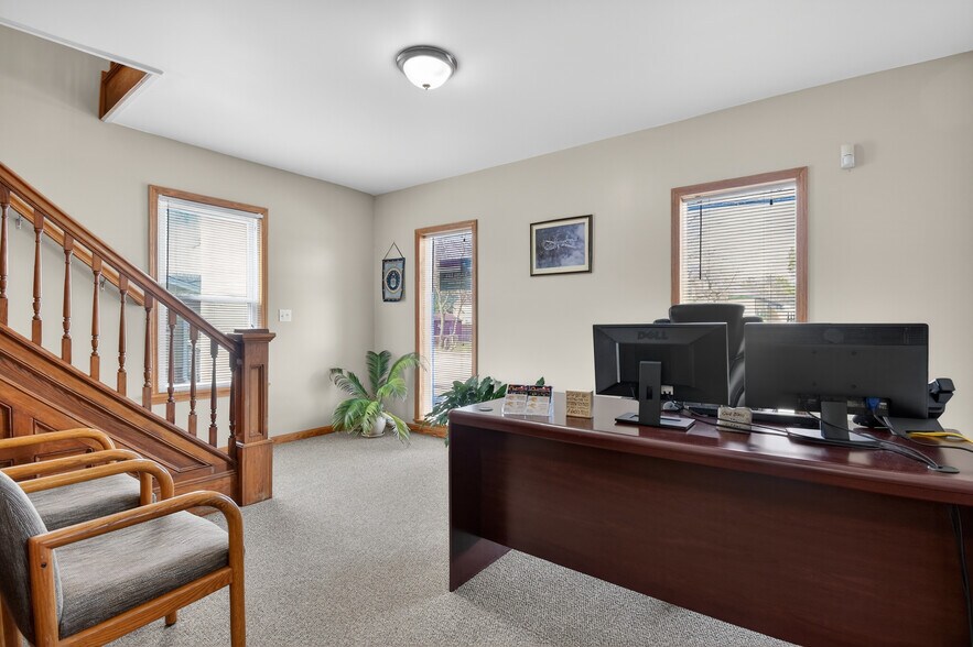 More Photos Of 175 2nd St, Belleville Office For Sale