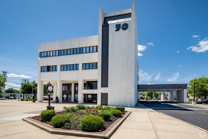 More Photos Of 50 Jackson Ave, Syosset Medical For Lease