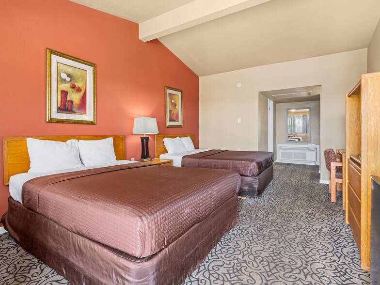 More Photos Of 1208 N Colorado Ave, Brush Hotel For Sale