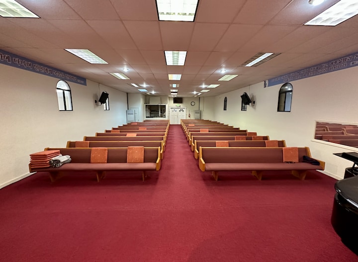 More Photos Of 9629 Holly St, Oakland Religious Facility For Sale