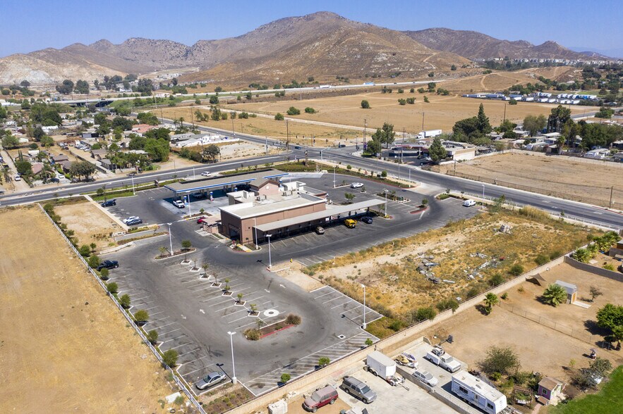 More Photos Of 8254 Mission Blvd, Jurupa Valley Unknown For Lease