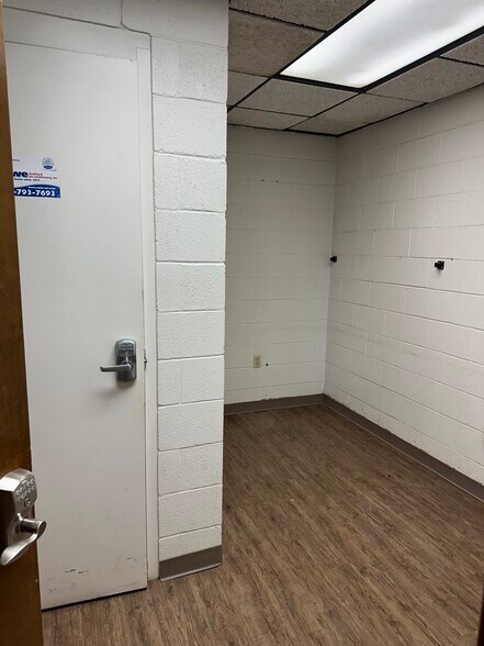 More Photos Of 5929 50th St, Lubbock Industrial For Sale