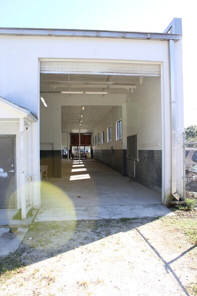 More Photos Of 8321 Atlantic Blvd, Jacksonville Flex For Lease