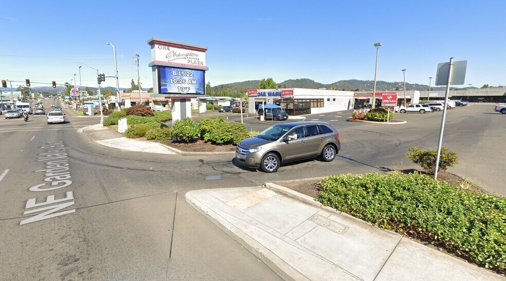 More Photos Of 250 NE Garden Valley Blvd, Roseburg General Retail For Lease