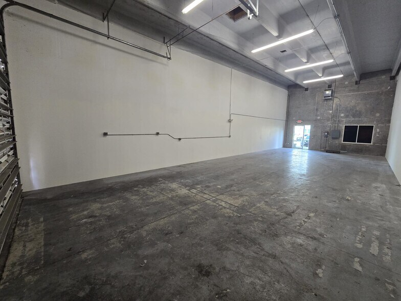 More Photos Of 1747-1781 Banks Rd, Margate Flex For Lease