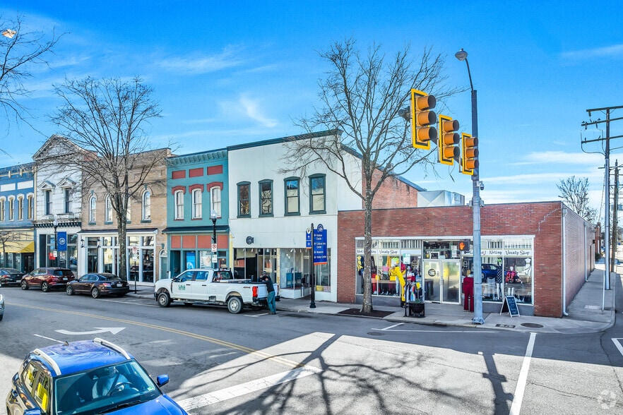 Primary Photo Of 121-149 W Washington St, Suffolk Apartments For Lease