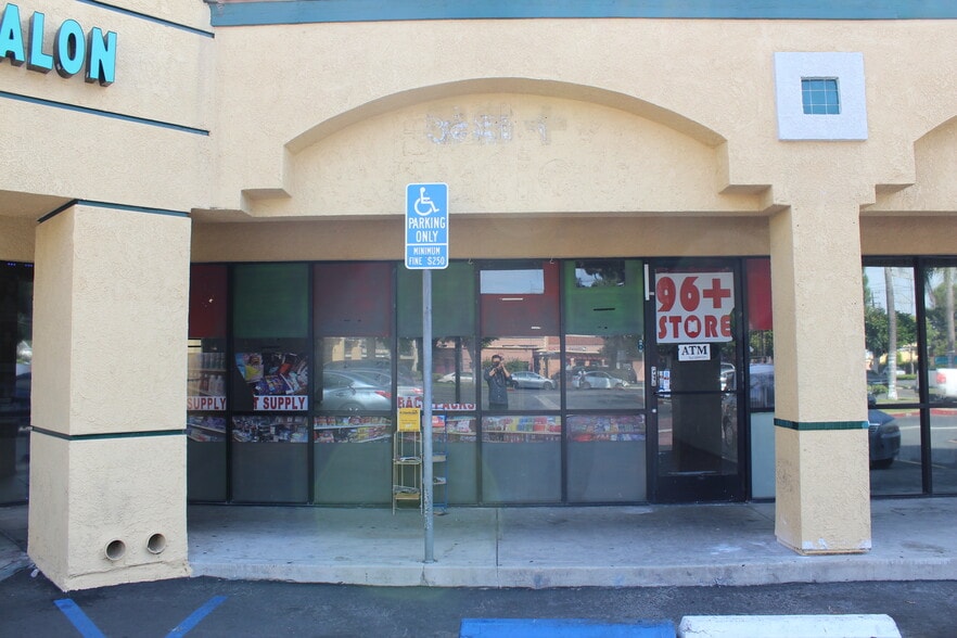 More Photos Of 8111 Rosecrans Ave, Paramount Unknown For Lease