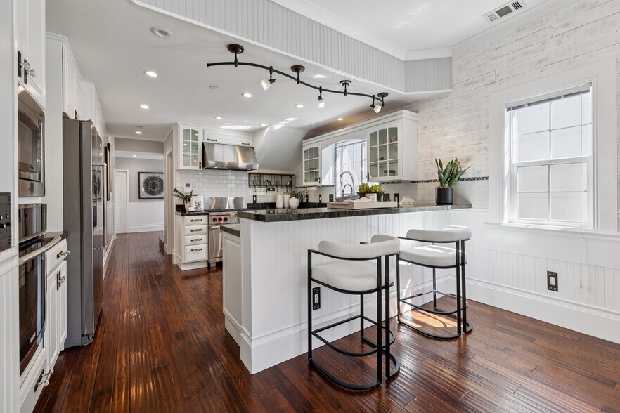 More Photos Of 917 Howard Ave, Burlingame Office Residential For Sale