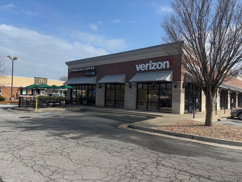 More Photos Of 2736-2750 Chapel Hill Rd, Douglasville Unknown For Lease