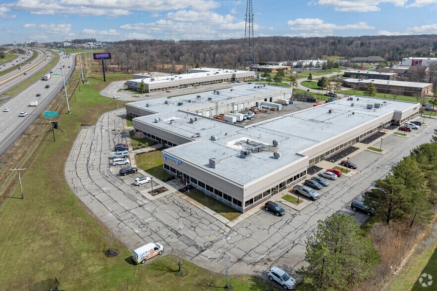 More Photos Of 4400 Renaissance Pky, Warrensville Heights Showroom For Lease