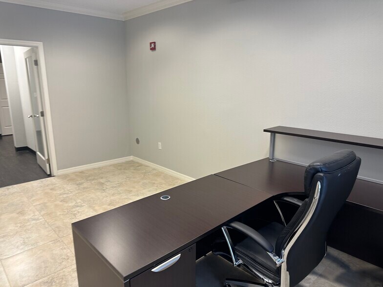 More Photos Of 20525 Amberfield Dr, Land O' Lakes Office For Lease