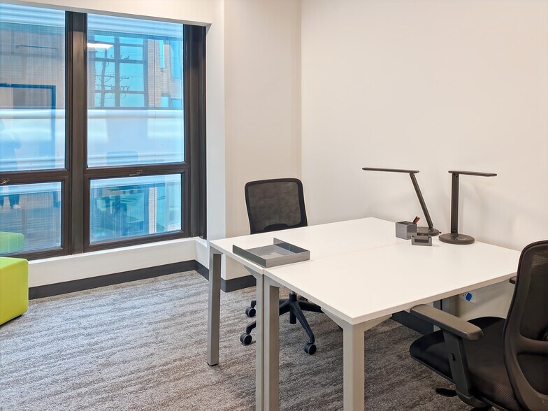 More Photos Of 17W240 22nd St, Oakbrook Terrace Coworking Space