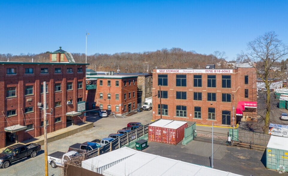 More Photos Of 119R Foster St, Peabody Light Distribution For Sale