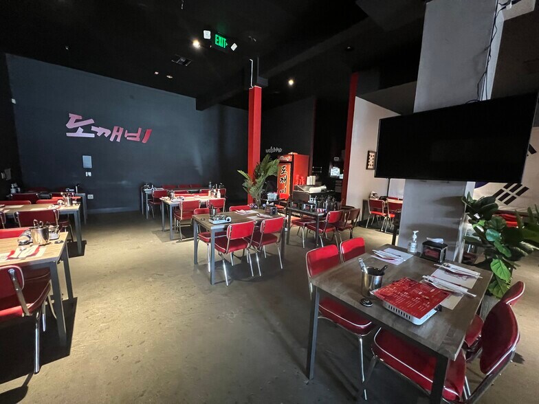 More Photos Of 4161 Beverly Blvd, Los Angeles Restaurant For Lease