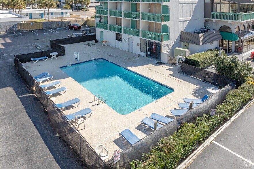 More Photos Of 1004 S Ocean Blvd, Myrtle Beach Hotel For Sale