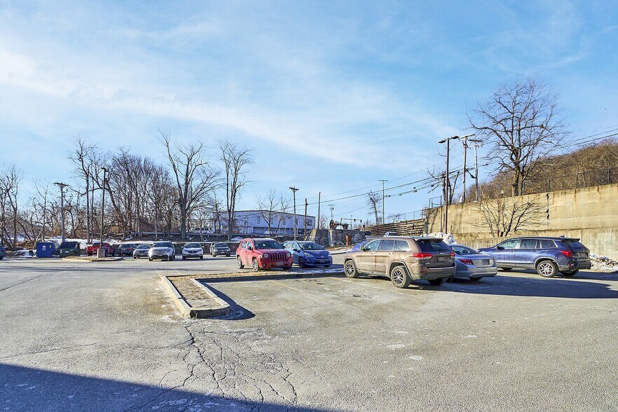 More Photos Of 25 Marston St, Lawrence Medical For Sale