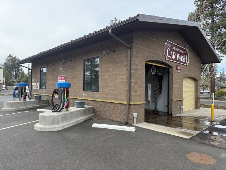 More Photos Of 1045 W Rail Way, Sisters Carwash For Sale